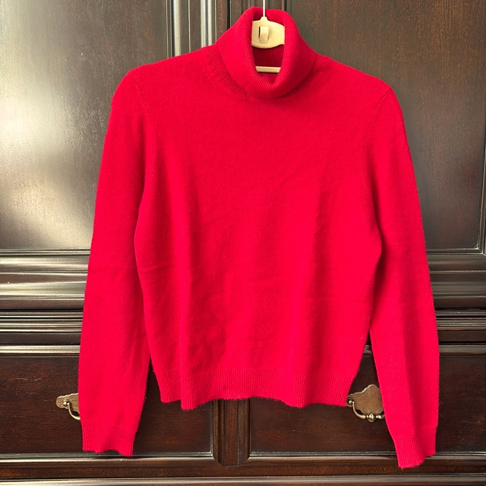 100% Cashmere turtleneck sweater